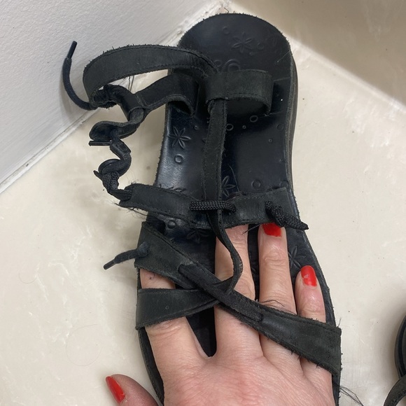 2 pair Black leather Chacos - Picture 6 of 8